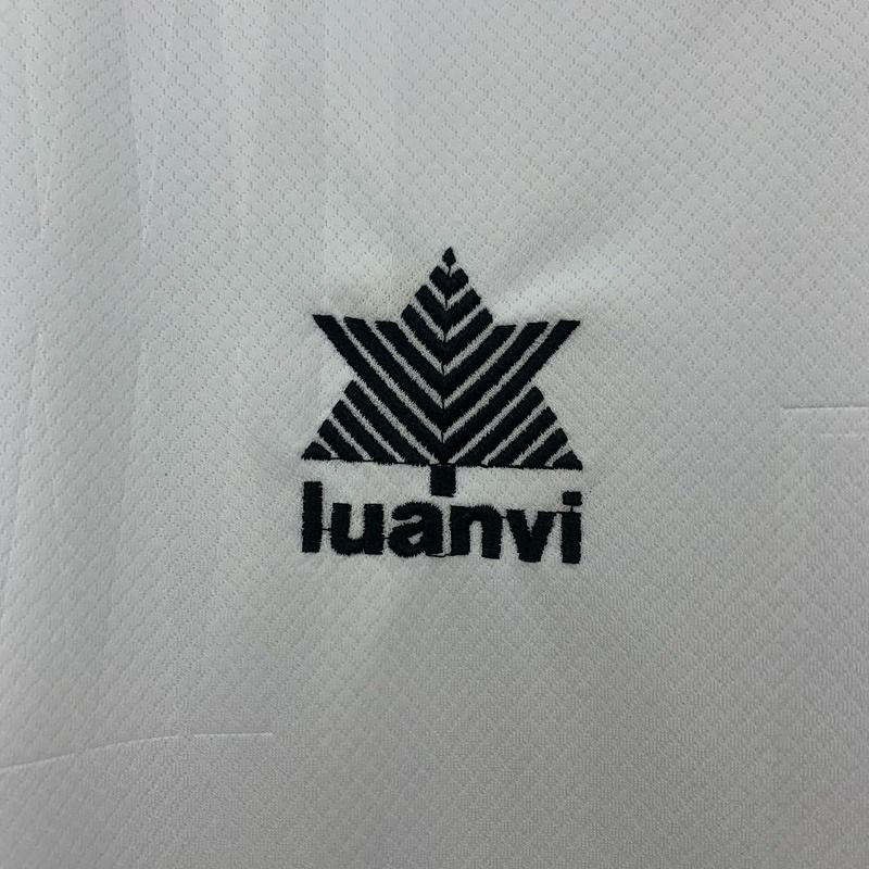 Retro Valencia CF 1996-1997 home - Image 8