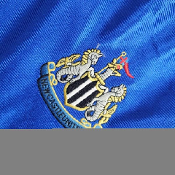 Retro Newcastle United 1998-1999 away game - Image 6