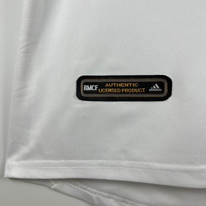 Retro Real Madrid 2001-2002 home game - Image 9