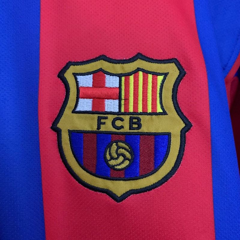 Retro FC Barcelona 2004-2005 home game - Image 7