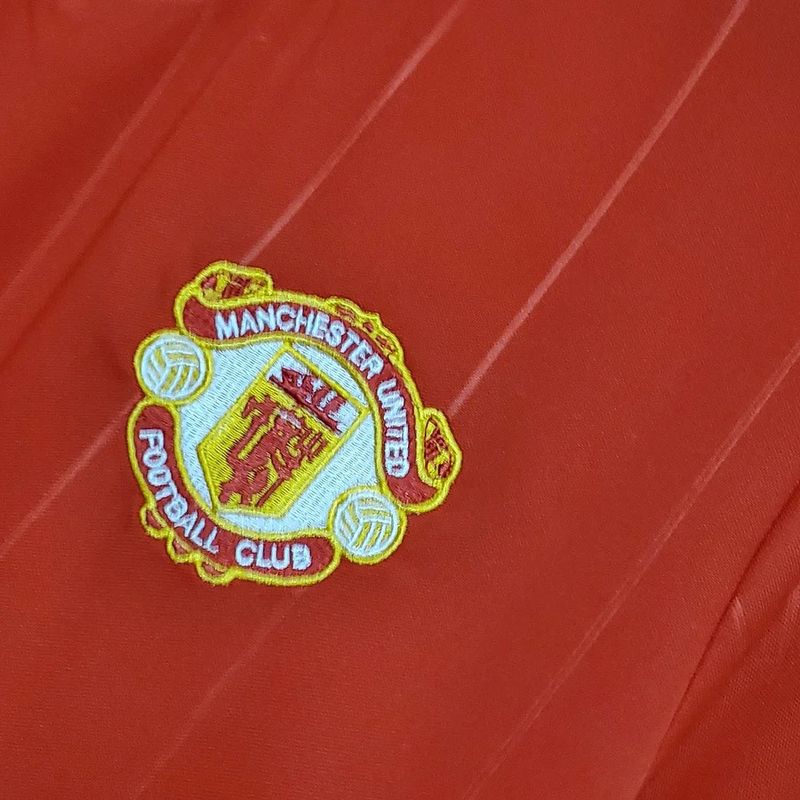 Retro Manchester United 1983 home game - Image 6