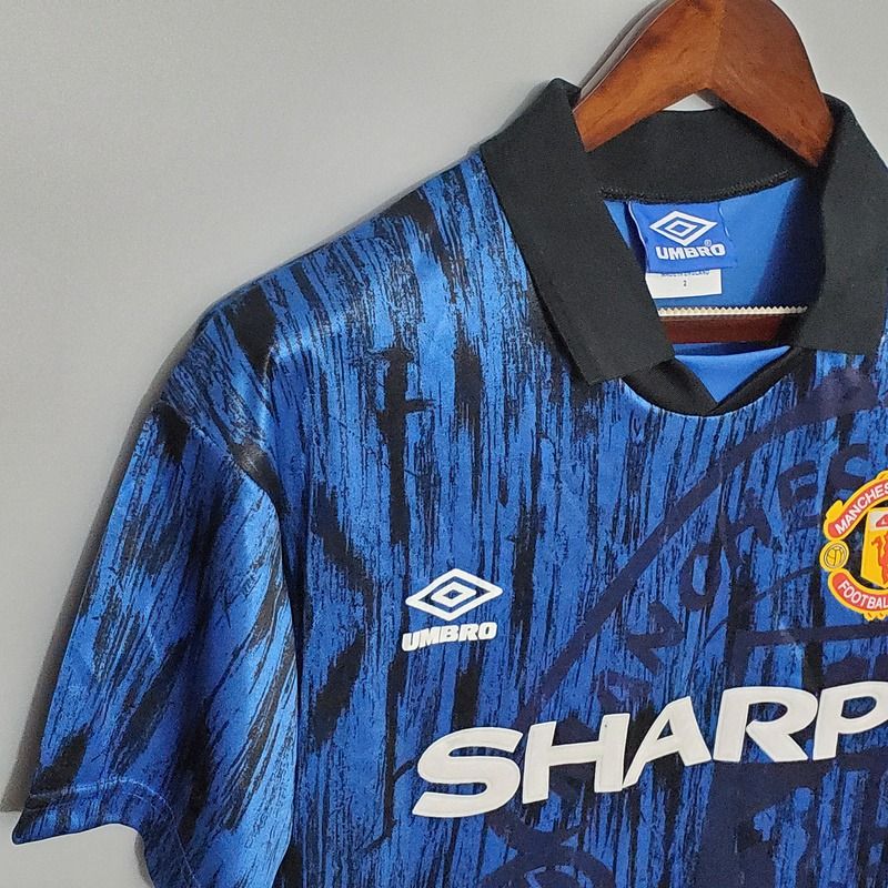 Retro Manchester United 1992-1993 away game - Image 7