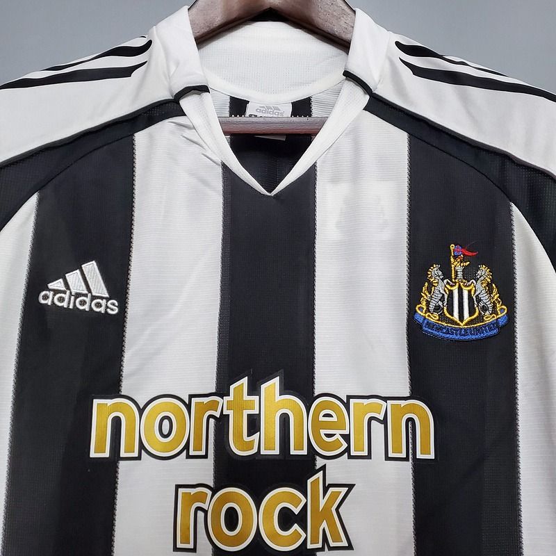 Retro Newcastle United 2005-2006 home - Image 4