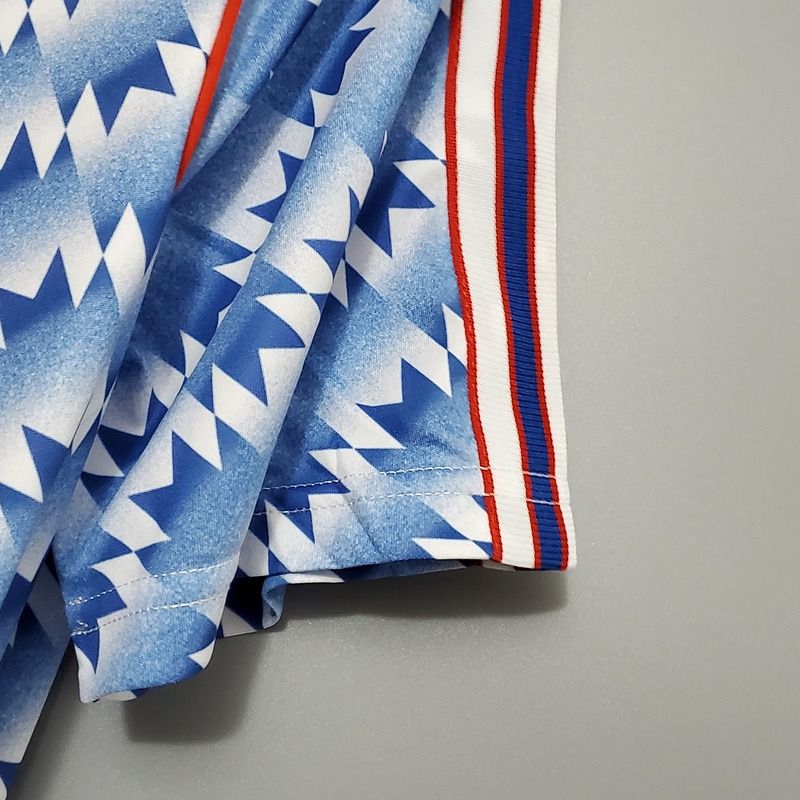 Retro Manchester United 1990-1992 away game - Image 9