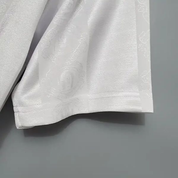 Retro Manchester United 1997-1998 away game - Image 8