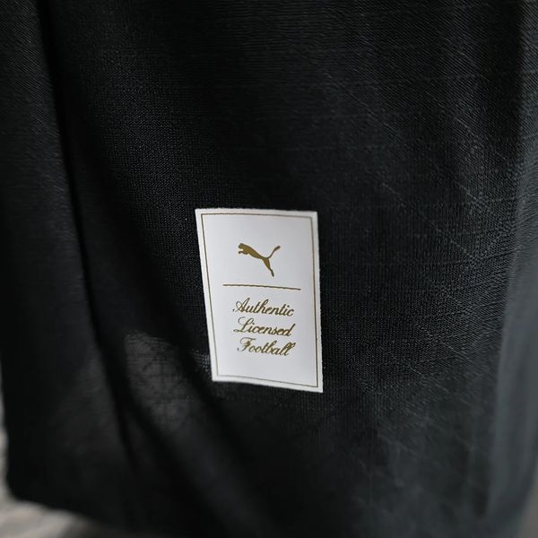 AC Milan 125th anniversary edition player Goalkeeper - Image 9