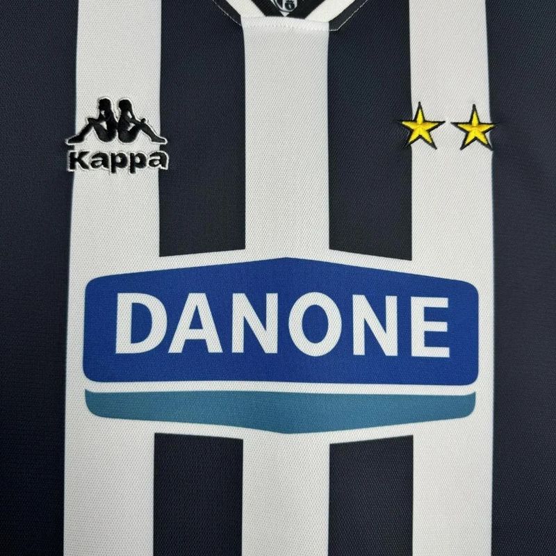 Retro Juventus 1994-1995 home - Image 8