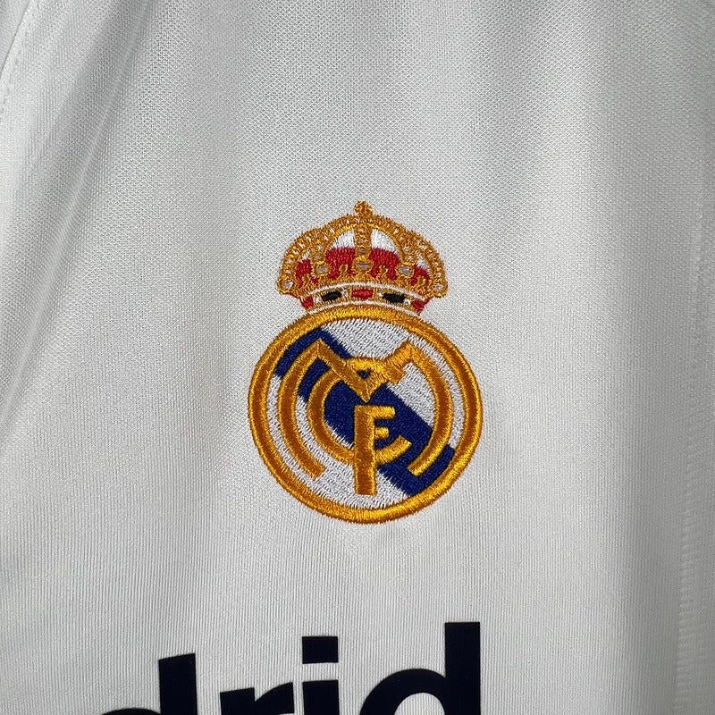 Retro Real Madrid 2001-2002 home game - Image 7