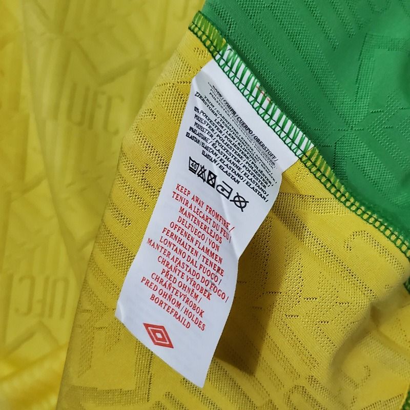 Retro Manchester United 1992-1994 away game - Image 7