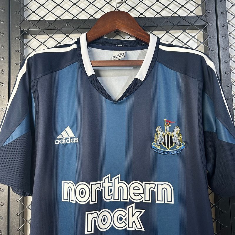 Retro Newcastle United 2005-2006 away - Image 3