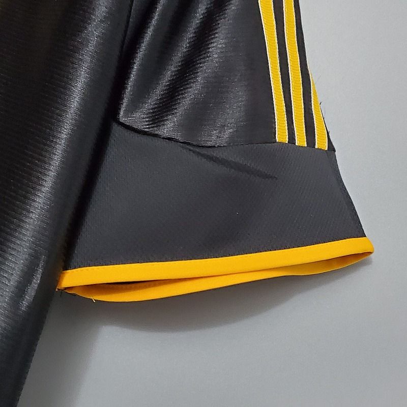 Retro Real Madrid 1998-1999 away game - Image 8